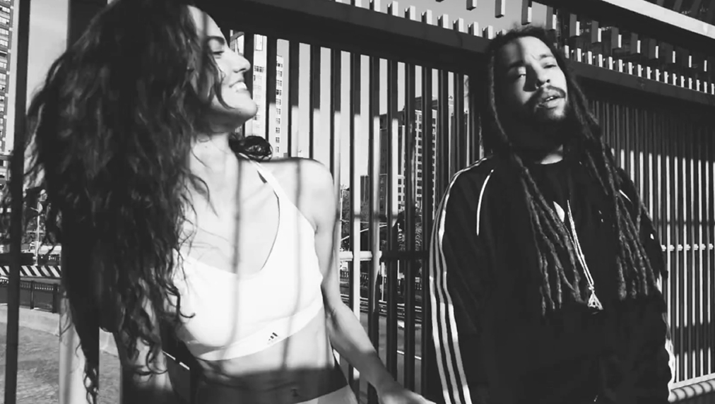 Um Beijo (ft. Jo Mersa Marley) Hover